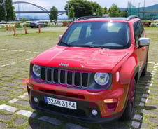 "어머, 예쁘다" 여심 홀린 지프 그 車, 디자인은 좋은데…[차알못시승기]