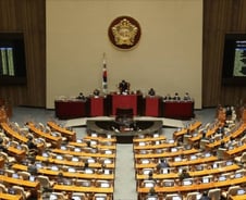 '민주'없는 민주당, '국민'없는 국민의힘, '정의'없는 정의당