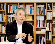 [단독]강방천, 수백억원대 차명 거래 혐의…주식 현물·선물 수년간 매매