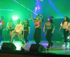 90년대 마이클 잭슨 춤→Z세대는 'K팝 댄스'…전세계 '열풍'의 비밀