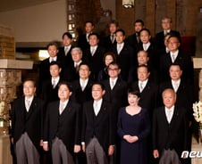 한국보다 못한 일본 정치, '잃어버린 30년'의 원인