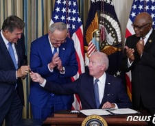 [단독]"한국산 보조금 안 준다"는 美...정부, 고위직 급파 추진