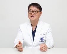 "치매·뇌졸중 환자 사망위험 낮추려면…" 의사가 꼭 맞으라고 한 '백신'