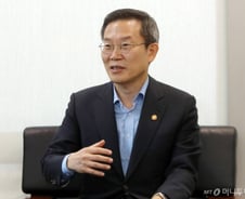 특허 수입 100억 '훌쩍'…연구자들의 롤모델, '제2의 이종호' 키운다