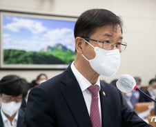 "반도체 인재 집중 양성"...폴리텍 반도체학과 10개→20개