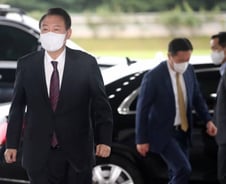 내년 공무원 월급 1.7% 인상, 4급 이상은 동결…장·차관 10% 반납