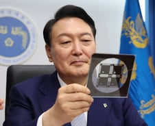 尹대통령은 반도체 초강대국 주문했는데…'기재부' 벽 못넘은 지원 예산