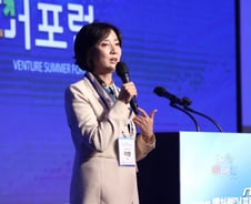 내년 팁스 예산 4000억으로 확대...민간 주도 창업생태계 조성