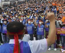 "9급 공무원 임금 올라도 171만원"…1.7% 인상에 노조 투쟁 예고