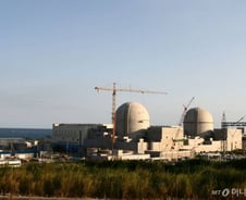 버티던 마크롱도 두손 들었다…노후 원전 다시 돌리는 유럽