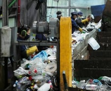 "힘들게 분리수거 했는데...재활용률, 고작 60%라고?"