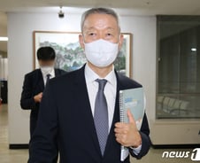 [단독] 檢, 백운규 '배임교사'로 29일 추가 기소…'깜깜이' 불기소 권고 후 1년만