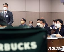 "스타벅스 바리스타, 하루 '5시간' 밖에 일못해…월수입 134만원"