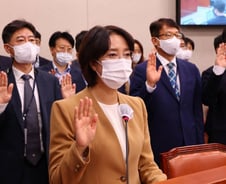 중기부 장관도 "제로페이 안 쓰는데요"…가맹점63% 누적결제 0원