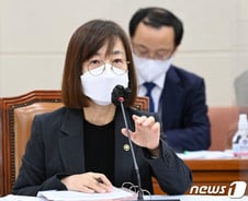 "피가 거꾸로 솟아" "치료비로 생계 막막"…백신 피해자 울분 쏟아진 질병청 국감