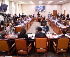 여야, '감사원 소속 규정' 놓고 설전…한동훈 "가르쳐 달라"