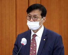 이창용 "한미 통화스와프 가능성? 결국 미국 연준의 선택"