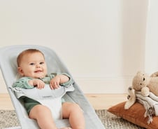 "아기 잠 잘자더라"…별 기능 없는데 2배 비싼 바운서, 엄마들 열광 이유