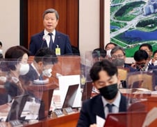 野 "국토부, '휴게소 밥값 갈등' 빌미 도공 사장에 사퇴 압박"