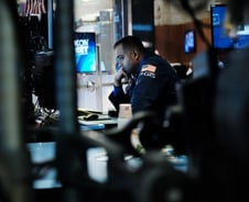 "견조한 고용시장, 연준 안 멈춘다"…3대 지수 또 급락[뉴욕마감]