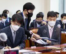 독일 헤리티지 분쟁 조정 왜 늦어지나... 이복현 "신속히 처리 노력"