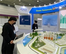 "들어는 봤다"던 그..포스코 부스 보더니 "왜 친환경인지 알겠다"