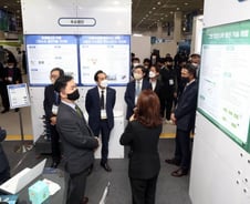 '수소기술'로 미래 펼친 에너지연…산업계 시선 사로잡았다