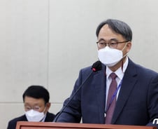 국립중앙의료원장 "대형병원이 지방의료원 위탁 경영, 현실적으로 어려워"