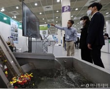 "지구 지키면 돈 되더라" 새 먹거리 찾아낸 강소기업들