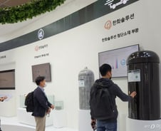 고교생 발길 멈춰 세운 한화 수소탱크…"위험하다는 편견 깨졌죠"