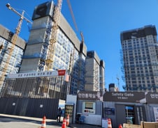 [르포]'쾅쾅쾅' 6개월만에 공사…6년 전세살이 둔촌주공 조합원 '울컥'