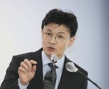 "외국인 1명이 한국인 2명몫 한다"…이민 없으면 소멸하는 대한민국