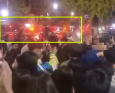 '대참사' 이태원 구급차 왔는데…영문 모른 시민들 떼창 부르며 춤