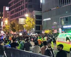 이태원 참사에 유통가 행사 취소 속출..."핼러윈 장식 치워라"