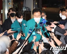 '이태원 참사' 현장 찾은 오세훈 "시민과 함께 애도하는 장례 준비"