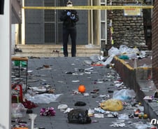 "사진 찍는 구경꾼들, 끔찍했던 현장" CPR 의사의 분노