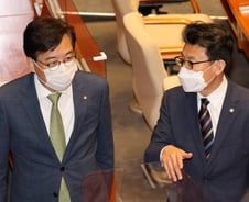 여야 '대통령실' 국감 연기 합의…"이태원 참사 콘트롤타워"