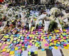 "남 일 같지 않다"…한국 뒤덮은 '이태원 블루'