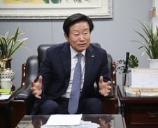 곳간 넘치는 K진단…"고성장 중인 시장, 업계 헛돈 쓰진 않을 것"