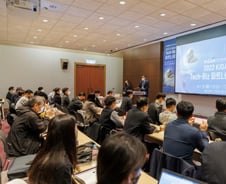 삼성부터 스타트업까지 '문전성시'...1년에 딱 한번 열리는 '그곳' 가보니