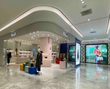 명품 3대장 없이도 실적 껑충…'신명품 성지' 전략 통했다