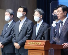 野, '공영방송 지배구조' 개선 입법 돌입… 과방위 소위서 심사