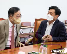 과방위, '방송 지배구조 개편' 법안 심사… 與 "당론 정할 시간 달라"