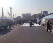 [르포]화물 파업 첫날, '봉쇄'는 없었지만...일부 지역선 경찰과 '충돌'