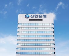 [단독]신한금융 차기 회장 '숏리스트' 확정…조용병 회장 등 5인