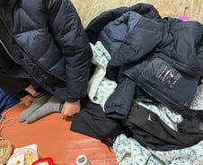 [르포]"잠바 껴입고, 전기장판 돌려도 냉골"…한파가 무서운 쪽방촌