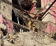 아파트 무너져 깔린 '6명'…소방관이 목숨 걸고 꺼냈다[인류애 충전소]