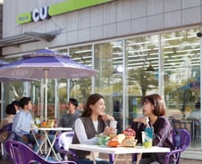 "은퇴하면 치킨집" 언제적 얘기…편의점에 돈 몰린다