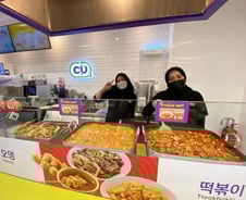 한류타고 동남아로 영토 넓힌 편의점…"한국문화 그대로 옮겼다"