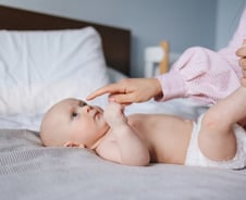 "인생 첫 웨어러블"…달라지는 기저귀 시장